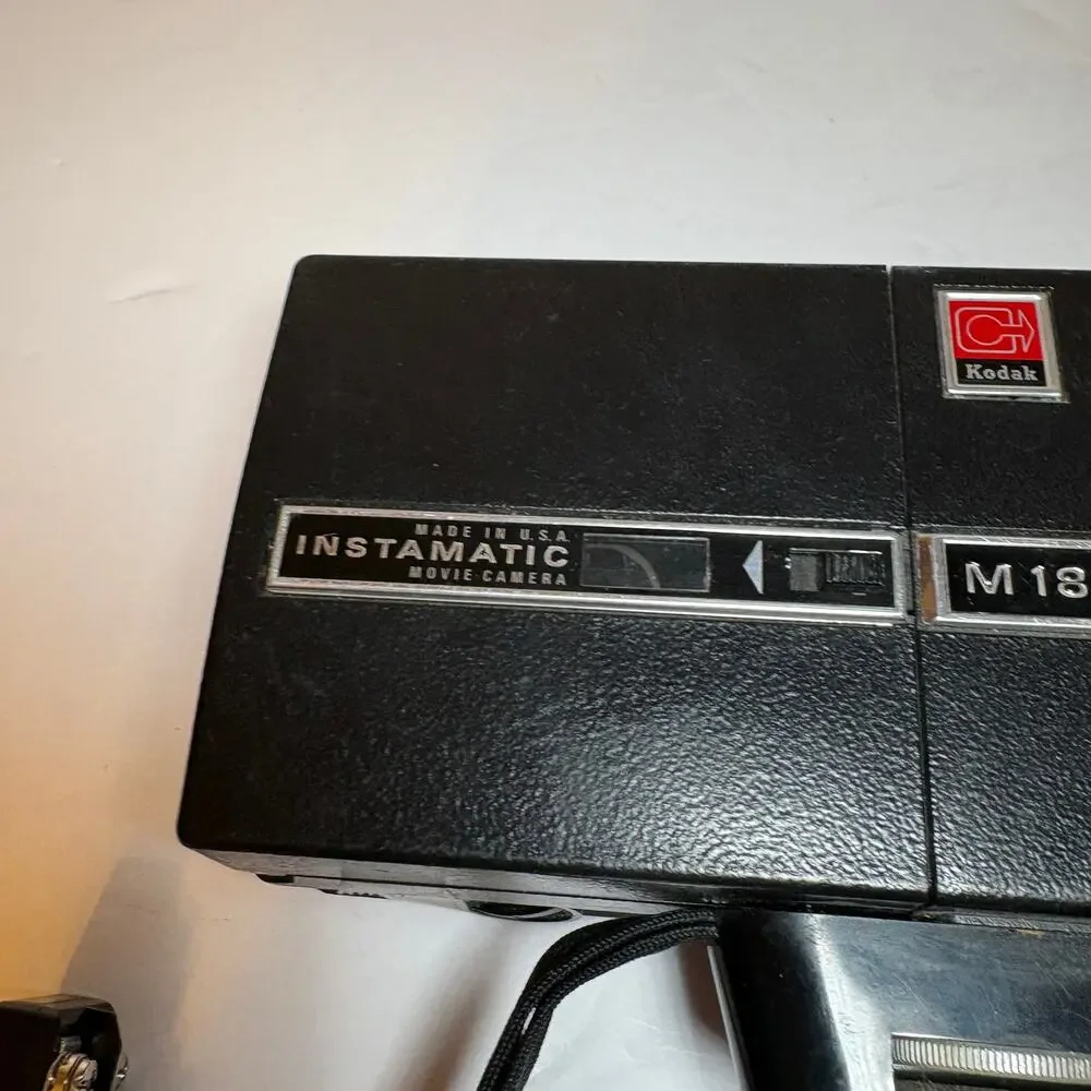 Vintage Kodak Instamatic M18 Super 8 Movie Camera & Movie Light Untested
